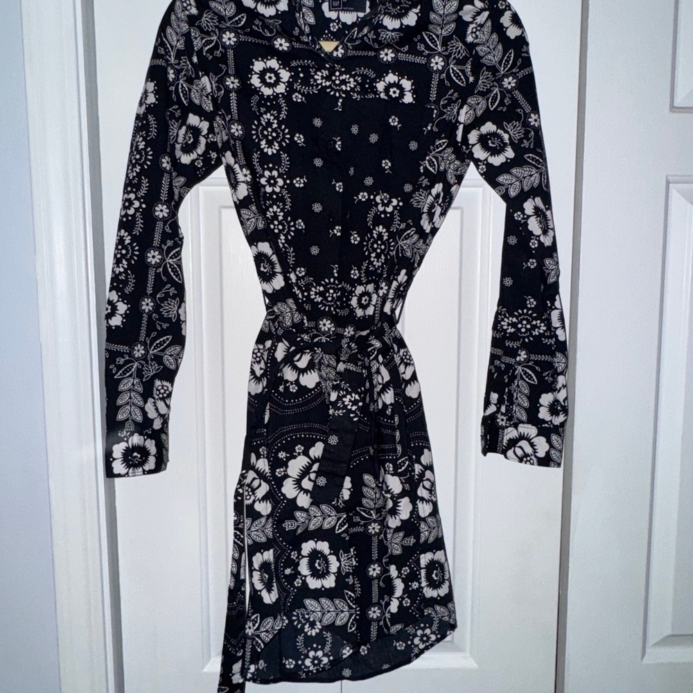 GAP Blue and White Floral Long Sleeve Dress